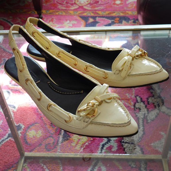(NWOB) BCBG Max Azria Cream Patent Leather Pointy Toe Slingbacks 8.5B - Picture 2 of 16